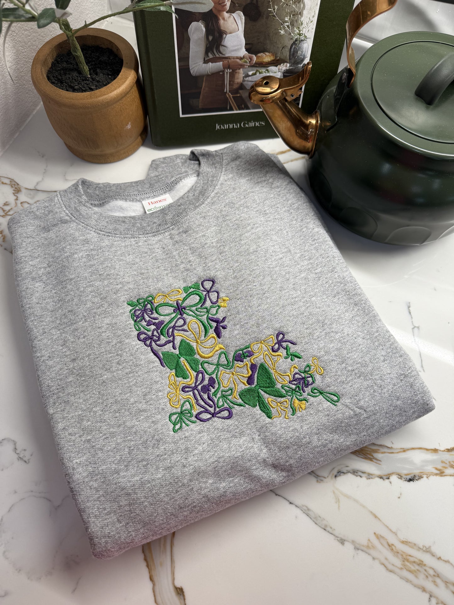 Louisiana Bow Embroidery