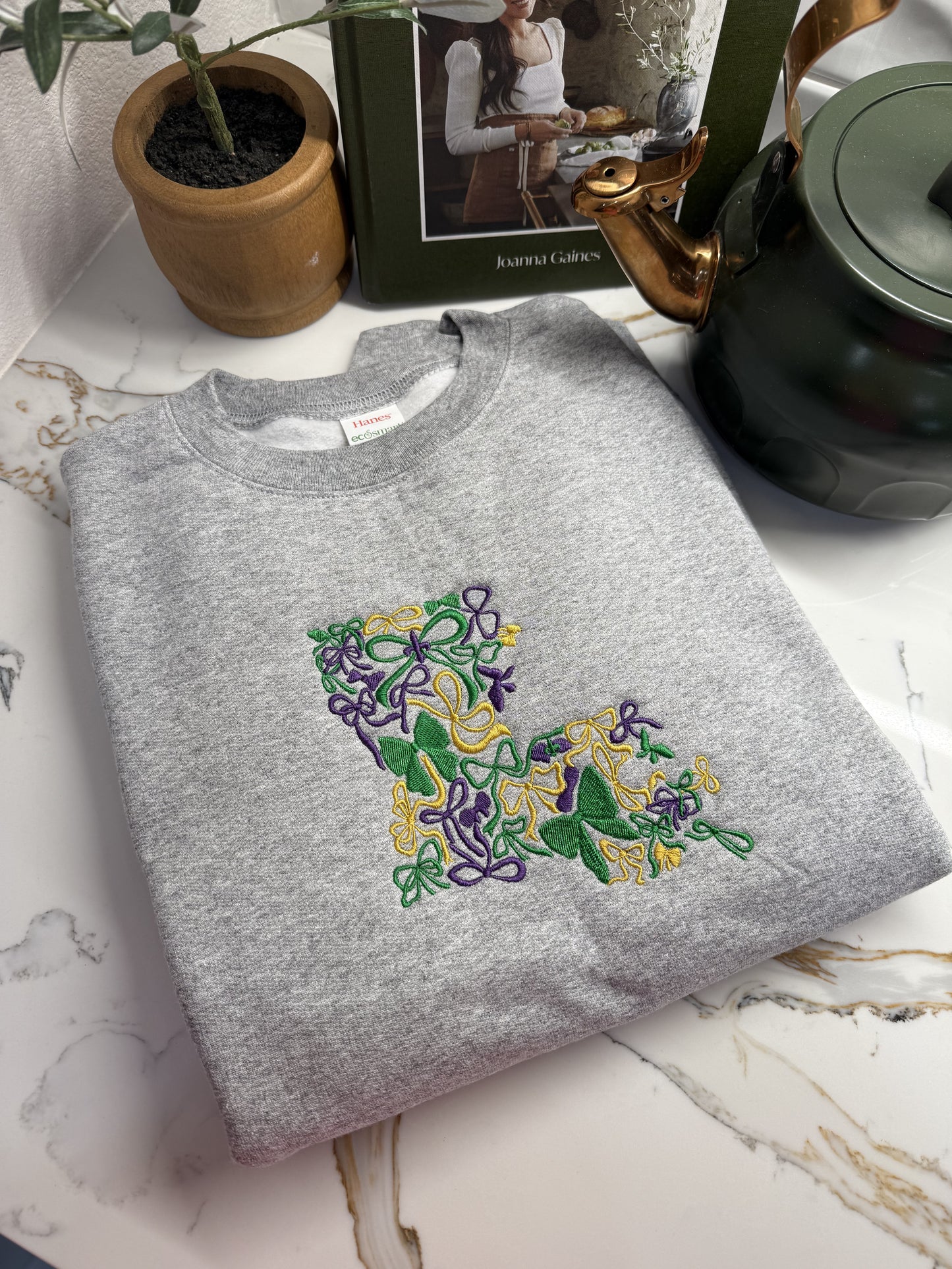 Louisiana Bow Embroidery