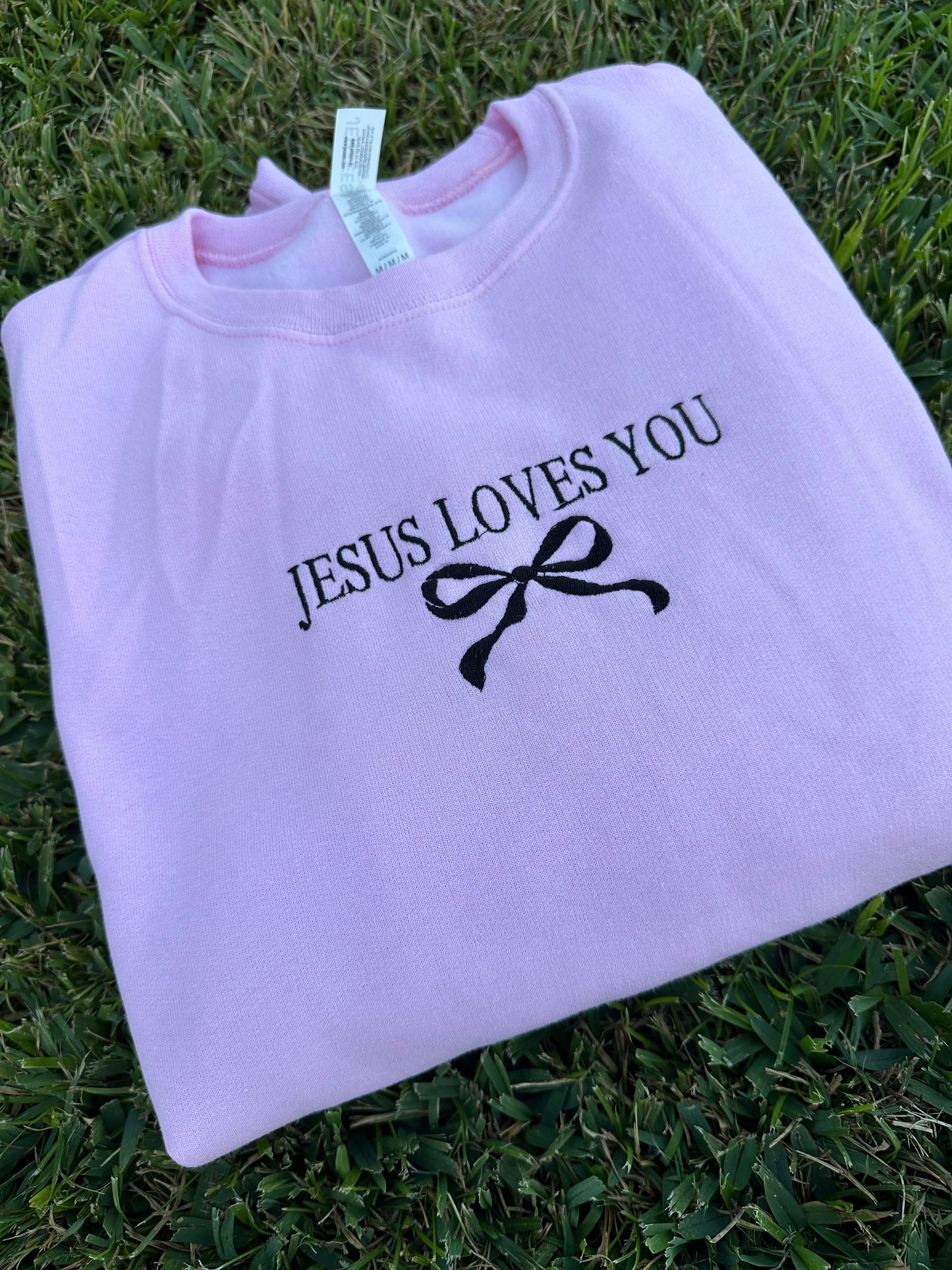 JESUS LOVES YOU