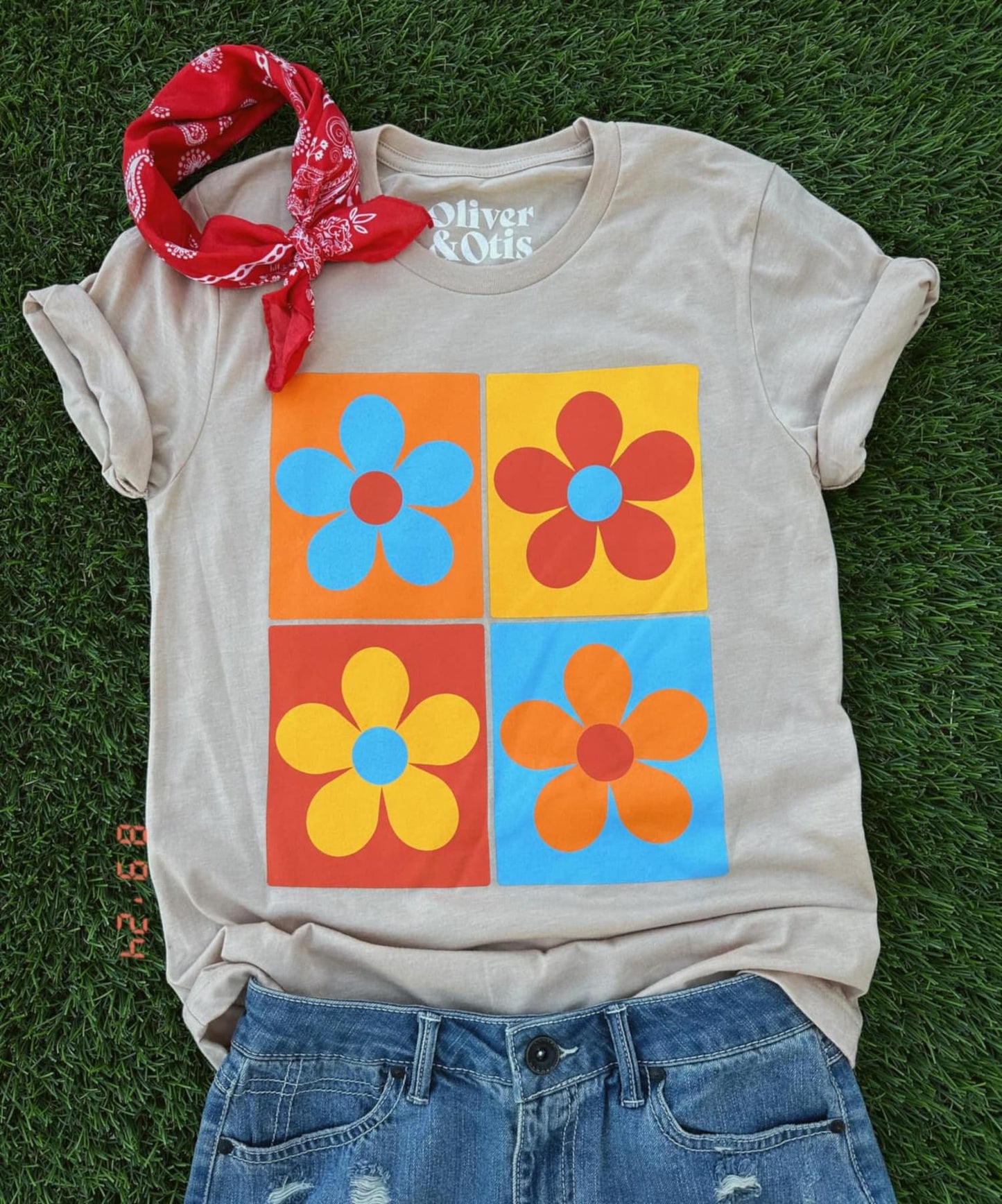 FALL DAISY TEE